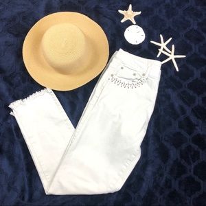 EUC White Denim Cropped Pants /Rivets & Fringe Hem